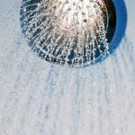 دراسة: الاستحمام بالماء الساخن في الشتاء قد يصيب بالسكتة القلبية